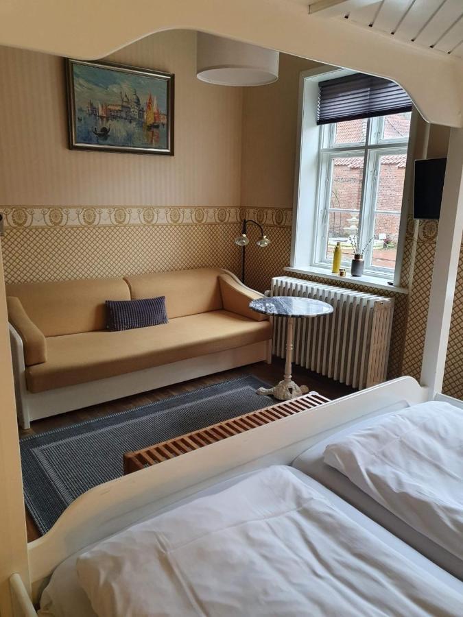 Den Gamle Arrest Bed & Breakfast Ribe Exterior foto